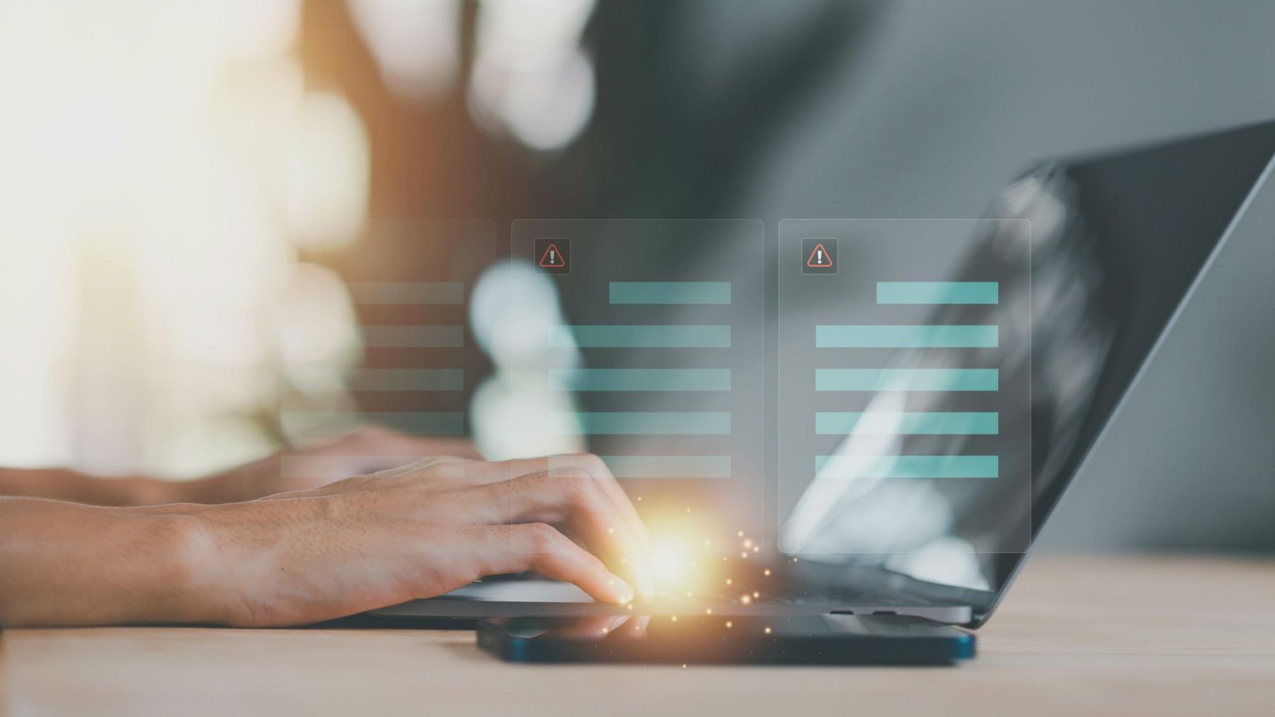 Professionelles Team bei der Zusammenarbeit an SEO-Analytics-Projekten